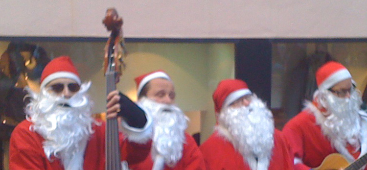 Singing Santas an der Strehlgasse